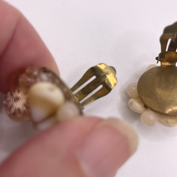 Western Germany Signed Vintage Baby Tooth Bead Style Cluster Clip-on Earrings - Picture 10 of 12